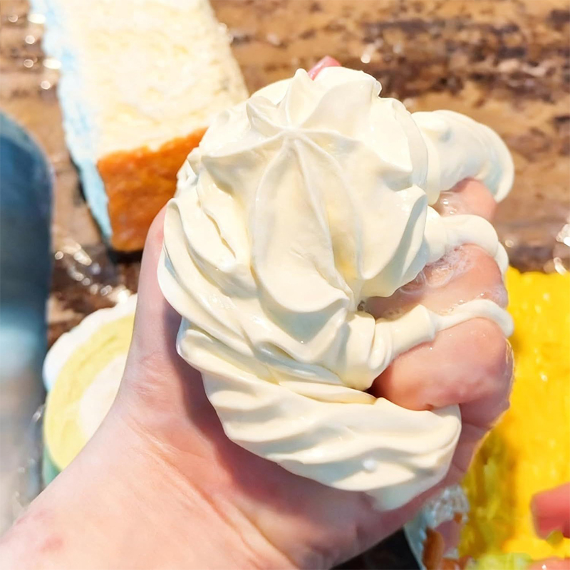 Cream Roll Slow Rebound Squish - огляд і ціна Crystal Growing Kit